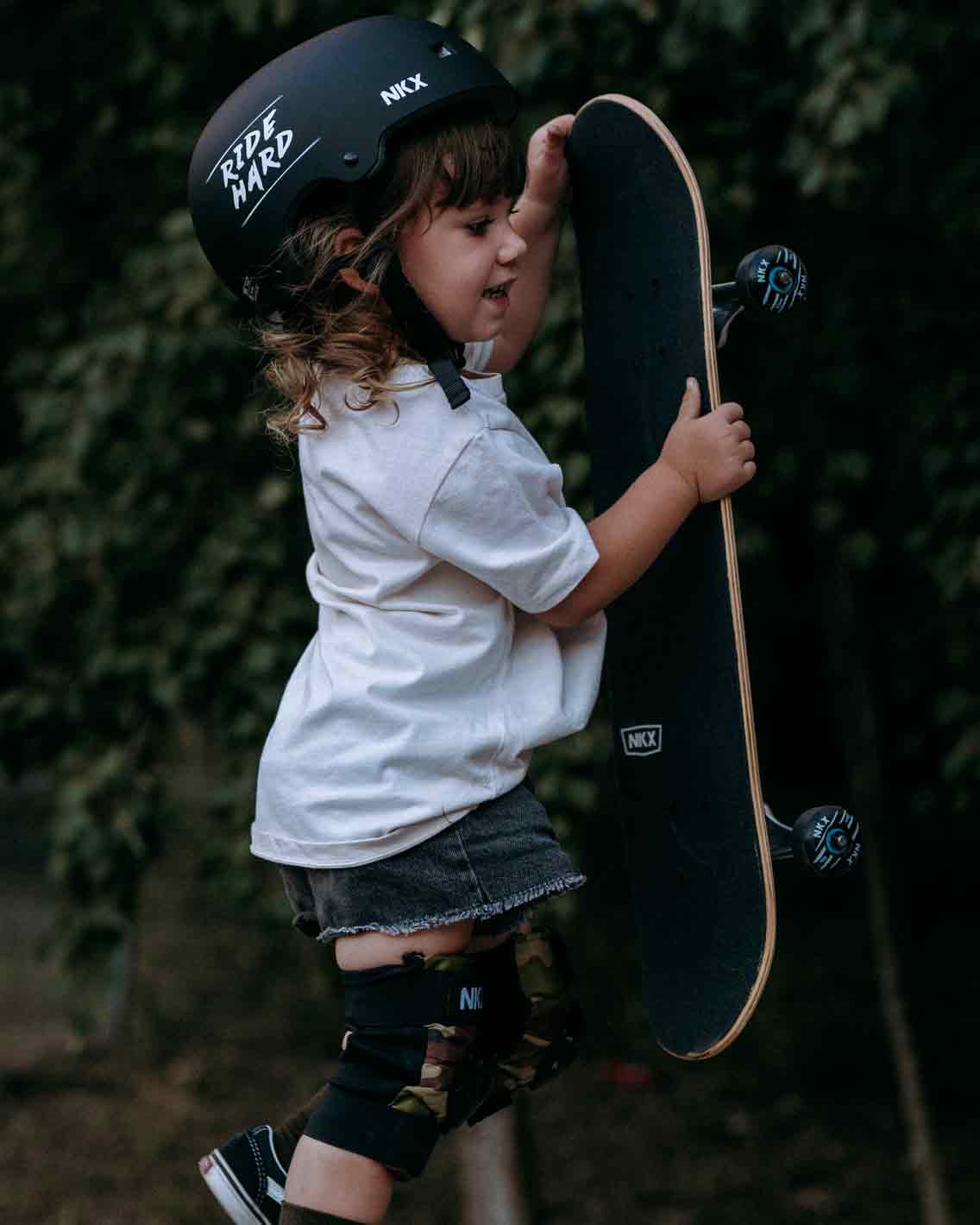 NKX Brain Saver zertifizierter Skate-Helm