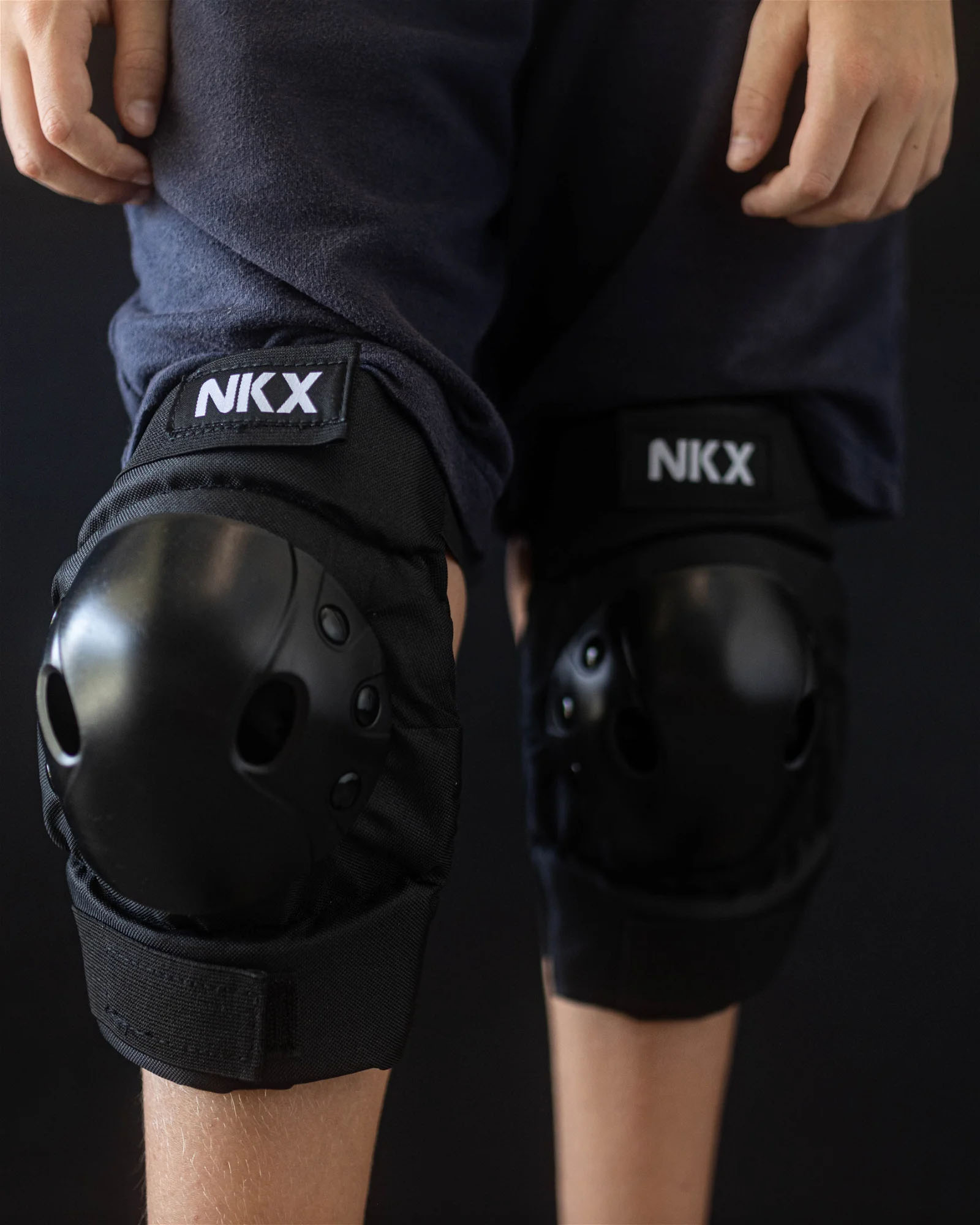 NKX 3er-Pack Pro Kinder Schutz-set - Knieschützer, Ellenbogenschützer und Handgelenkschützer