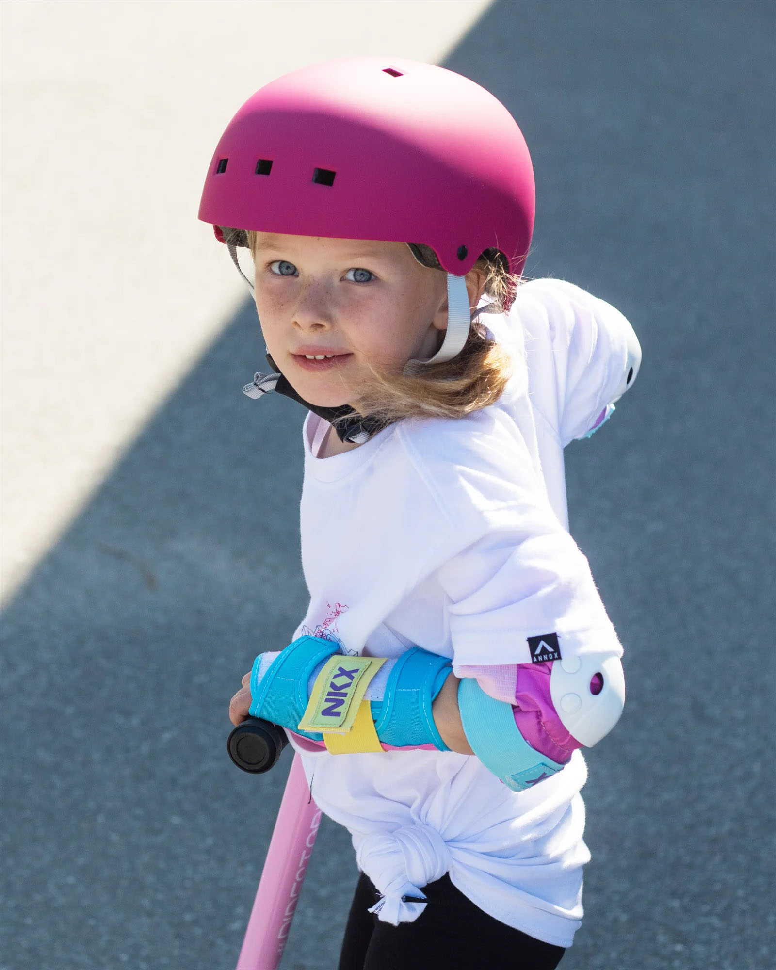 NKX 3er-Pack Pro Kinder Schutz-set - Knieschützer, Ellenbogenschützer und Handgelenkschützer